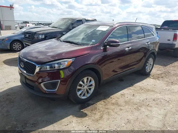 5XYPG4A57JG353200 2018 KIA SORENTO - Image 2