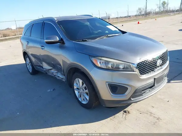 5XYPG4A57JG354623 2018 KIA SORENTO - Image 1