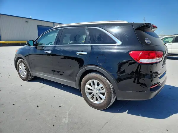 5XYPG4A57JG359725 2018 KIA SORENTO - Image 2