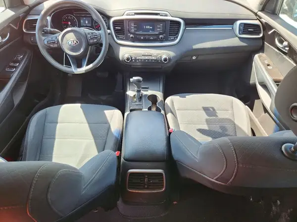 5XYPG4A57JG359725 2018 KIA SORENTO - Image 8