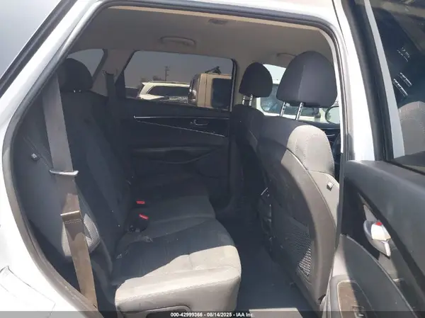 5XYPG4A57JG360664 2018 KIA SORENTO - Image 8