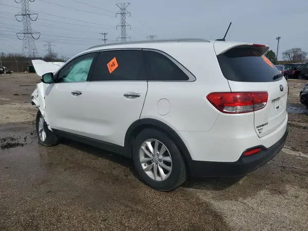 5XYPG4A57JG364584 2018 KIA SORENTO - Image 2