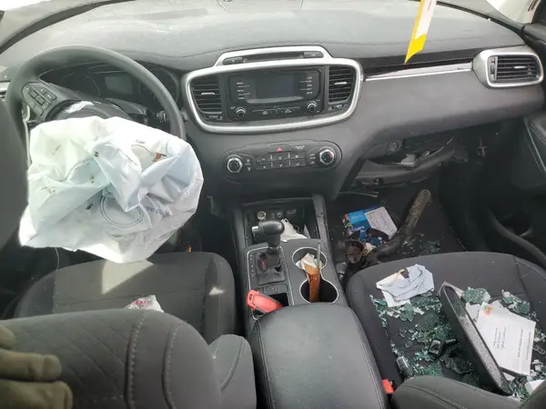 5XYPG4A57JG364584 2018 KIA SORENTO - Image 8