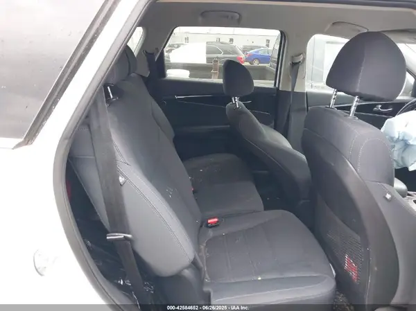 5XYPG4A57JG383362 2018 KIA SORENTO - Image 8
