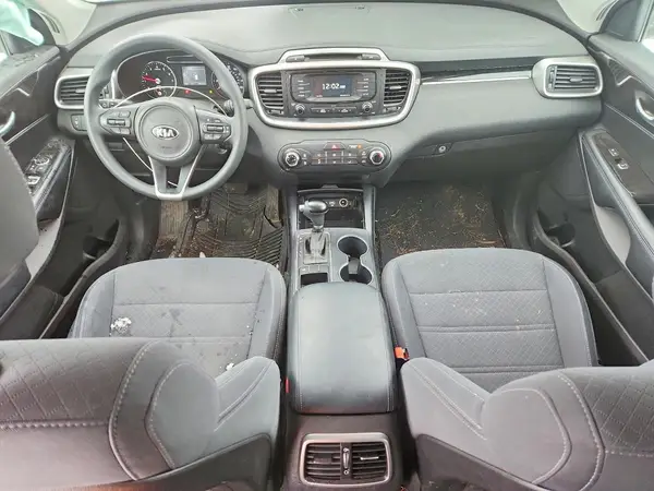 5XYPG4A57JG389288 2018 KIA SORENTO - Image 8