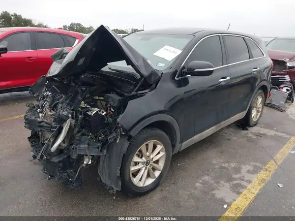 5XYPG4A57KG437325 2019 KIA SORENTO - Image 2
