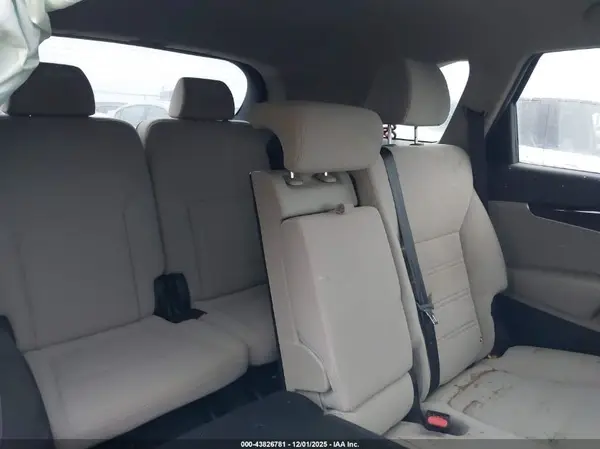 5XYPG4A57KG437325 2019 KIA SORENTO - Image 8