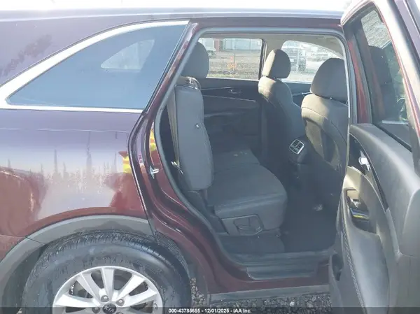 5XYPG4A57KG442346 2019 KIA SORENTO - Image 8