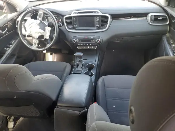 5XYPG4A57KG465982 2019 KIA SORENTO - Image 8