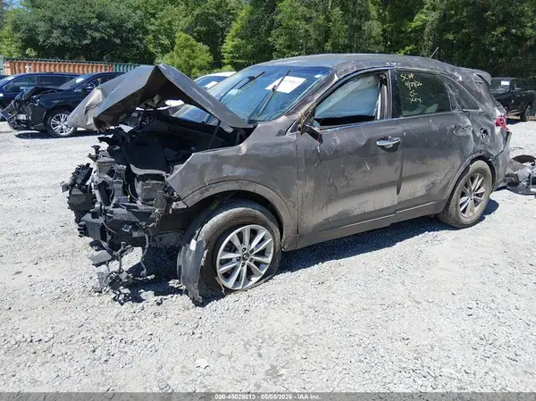 5XYPG4A57KG484693 2019 KIA SORENTO - Image 2