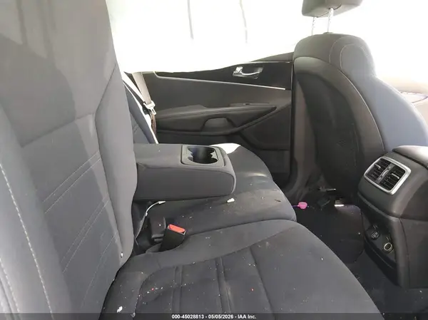5XYPG4A57KG484693 2019 KIA SORENTO - Image 8