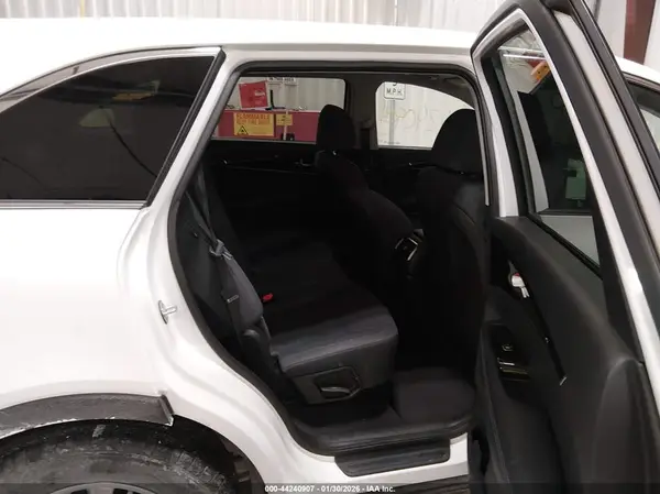 5XYPG4A57KG489716 2019 KIA SORENTO - Image 8