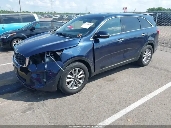 5XYPG4A57KG490493 2019 KIA SORENTO - Image 2