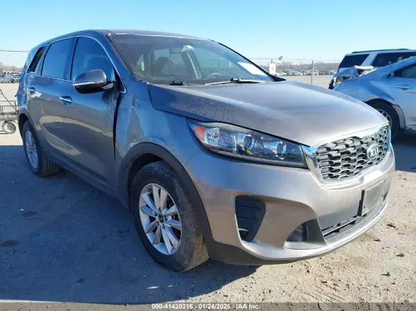 5XYPG4A57KG491529 2019 KIA SORENTO - Image 1