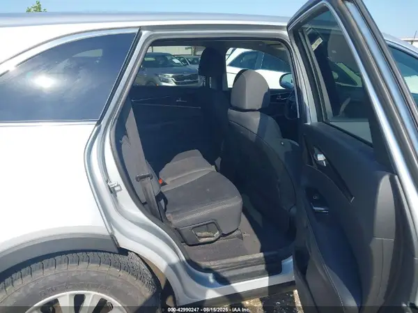 5XYPG4A57KG558274 2019 KIA SORENTO - Image 8