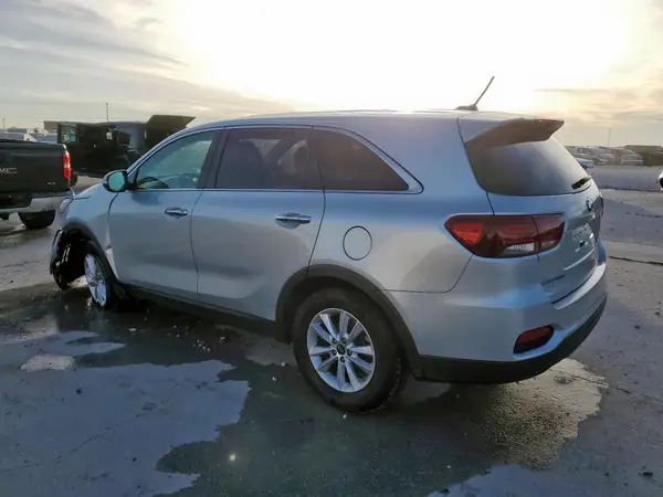 5XYPG4A57KG561093 2019 KIA SORENTO - Image 2