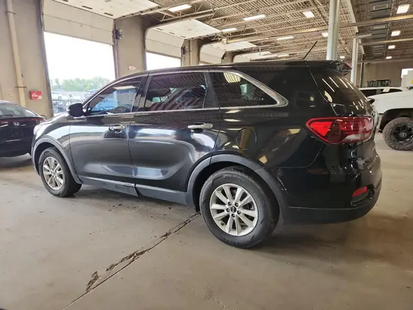 5XYPG4A57KG573132 2019 KIA SORENTO - Image 2