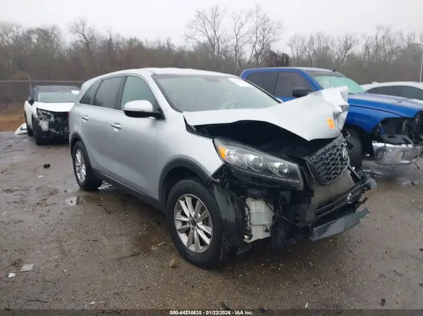 5XYPG4A57KG576922 2019 KIA SORENTO - Image 1
