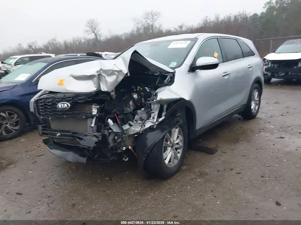 5XYPG4A57KG576922 2019 KIA SORENTO - Image 2