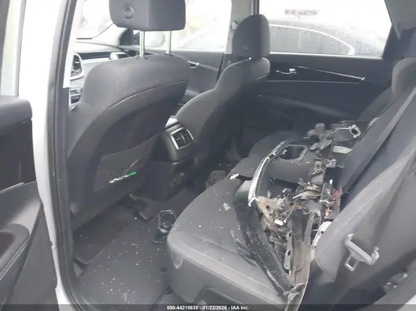 5XYPG4A57KG576922 2019 KIA SORENTO - Image 8