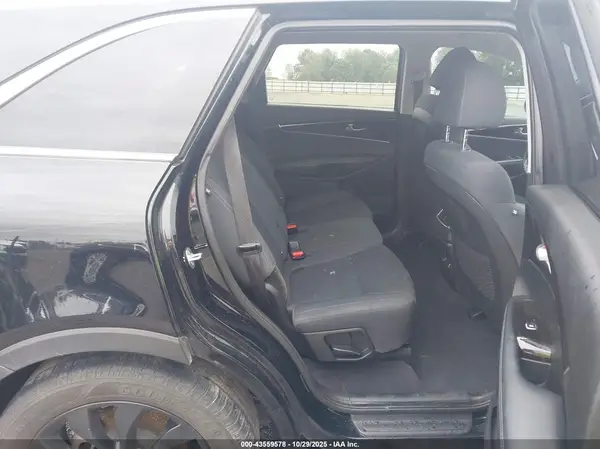 5XYPG4A57KG596426 2019 KIA SORENTO - Image 8