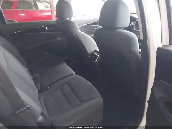 5XYPG4A57KG609790 2019 KIA SORENTO - Image 8