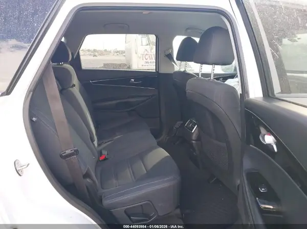 5XYPG4A57LG620550 2020 KIA SORENTO - Image 8