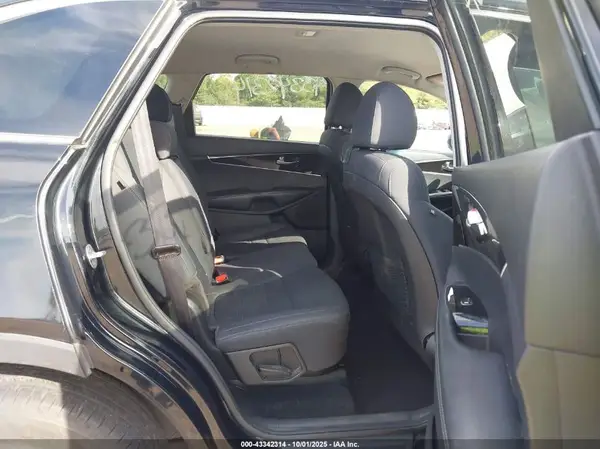 5XYPG4A57LG629569 2020 KIA SORENTO - Image 8