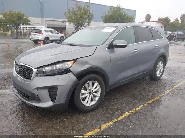 5XYPG4A57LG629698 2020 KIA SORENTO - Image 2