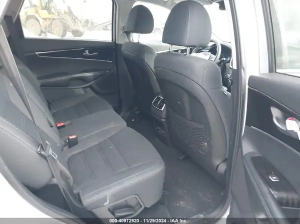 5XYPG4A57LG632987 2020 KIA SORENTO - Image 8