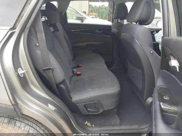 5XYPG4A58GG010789 2016 KIA SORENTO - Image 8