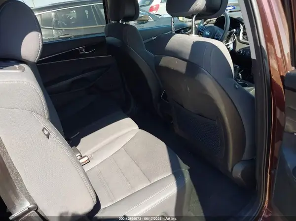 5XYPG4A58GG036812 2016 KIA SORENTO - Image 8