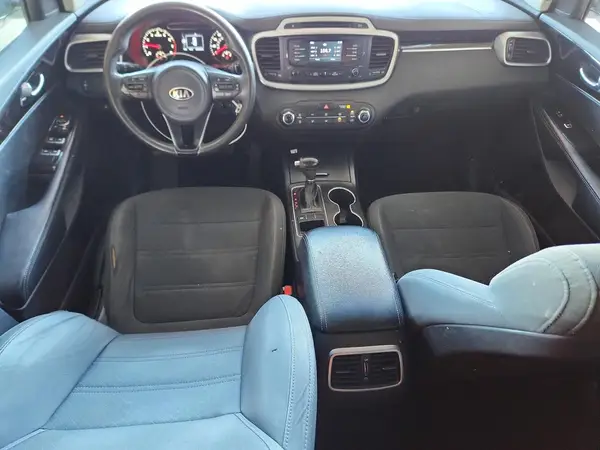 5XYPG4A58GG082639 2016 KIA SORENTO - Image 8