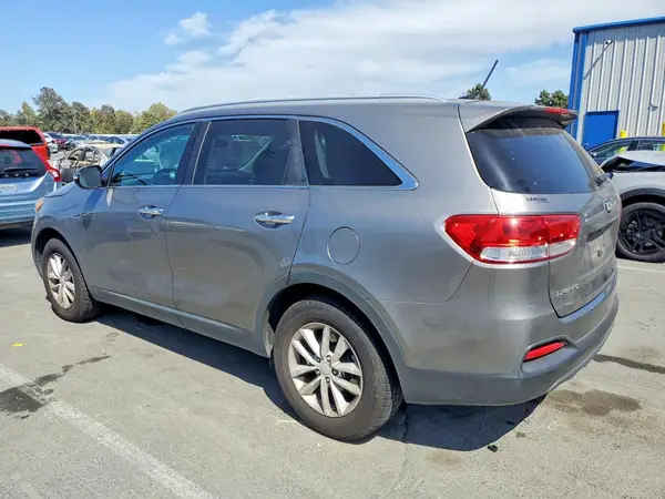 5XYPG4A58HG196089 2017 KIA SORENTO - Image 2