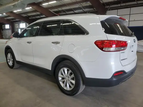 5XYPG4A58HG210086 2017 KIA SORENTO - Image 2