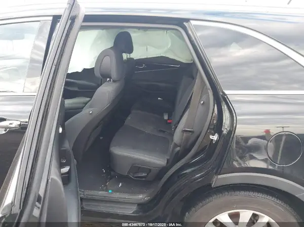 5XYPG4A58HG213912 2017 KIA SORENTO - Image 8