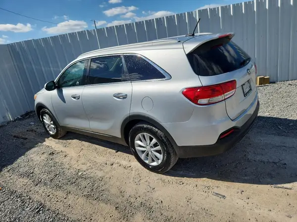 5XYPG4A58HG221024 2017 KIA SORENTO - Image 2