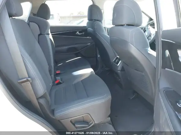 5XYPG4A58HG224795 2017 KIA SORENTO - Image 8