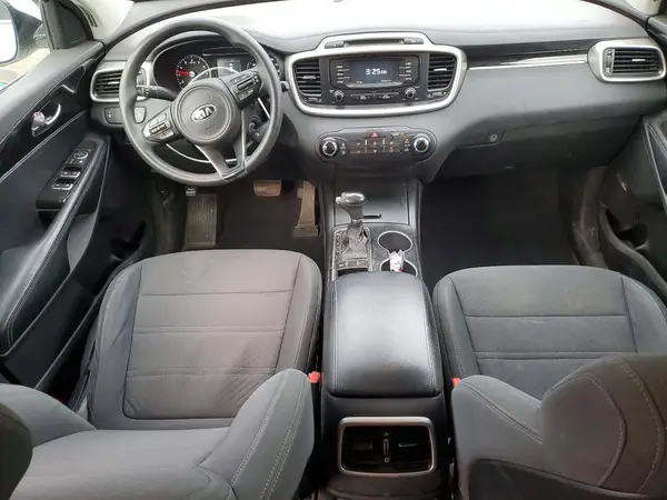 5XYPG4A58HG227583 2017 KIA SORENTO - Image 8
