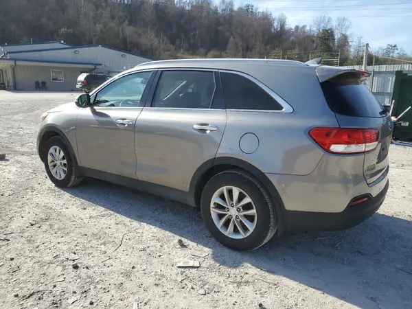 5XYPG4A58HG231519 2017 KIA SORENTO - Image 2