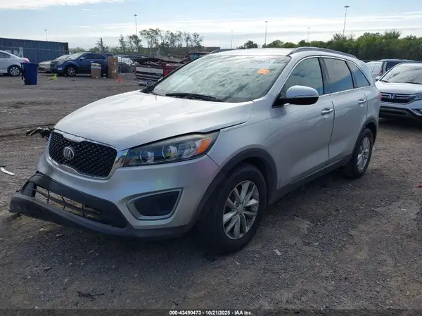 5XYPG4A58HG237370 2017 KIA SORENTO - Image 2