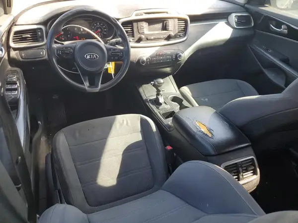 5XYPG4A58HG289825 2017 KIA SORENTO - Image 8