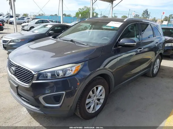5XYPG4A58HG329966 2017 KIA SORENTO - Image 2