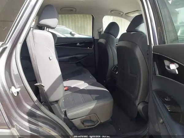 5XYPG4A58HG329966 2017 KIA SORENTO - Image 8