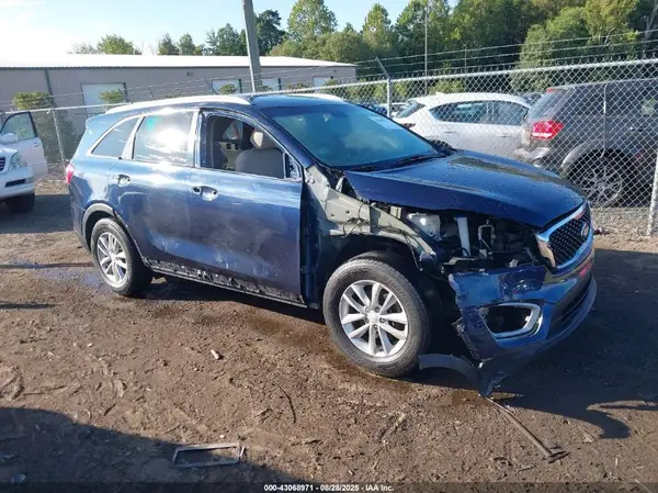 5XYPG4A58JG346952 2018 KIA SORENTO - Image 1