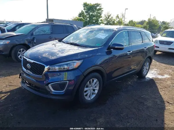5XYPG4A58JG346952 2018 KIA SORENTO - Image 2