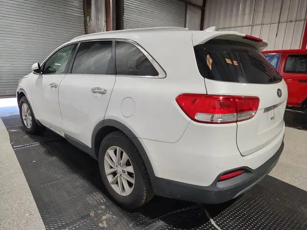 5XYPG4A58JG356378 2018 KIA SORENTO - Image 2