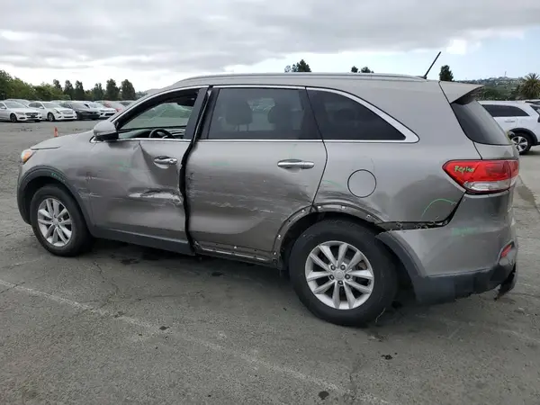 5XYPG4A58JG358597 2018 KIA SORENTO - Image 2