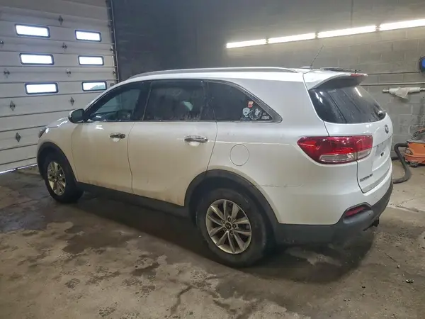 5XYPG4A58JG361984 2018 KIA SORENTO - Image 2