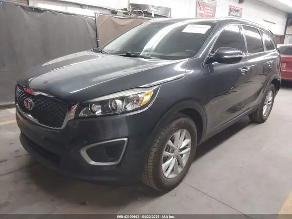 5XYPG4A58JG363749 2018 KIA SORENTO - Image 2